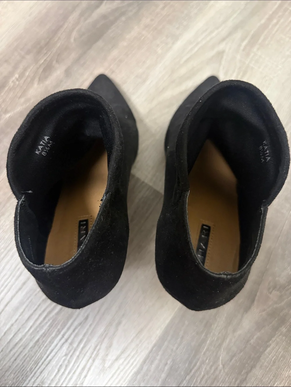 Tahari Black Suede Pointed Toe Stiletto Ankle Booties Slim Heel 8.5